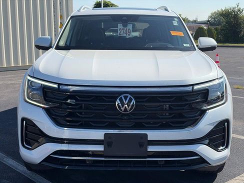 Used 2024 Volkswagen Atlas SEL Premium R-Line AWD/4WD image 2