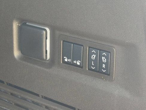 Used 2026 GMC Yukon XL Elevation AWD/4WD image 21