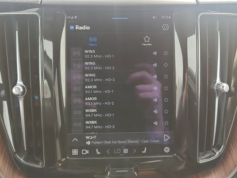 Used 2023 Volvo XC60 B5 Ultimate image 28