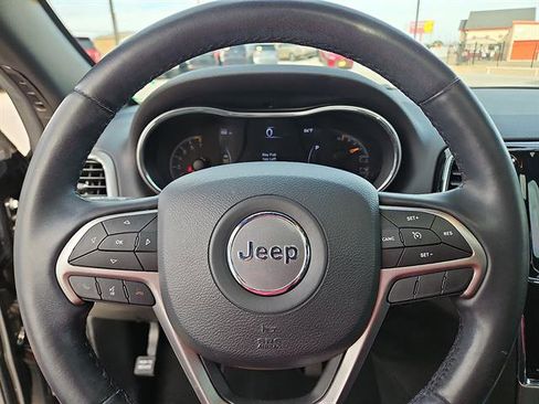 Used 2019 Jeep Grand Cherokee Limited image 15