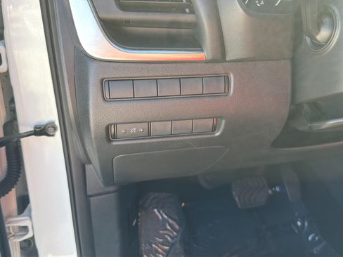 Used 2021 Nissan Rogue S AWD/4WD image 19