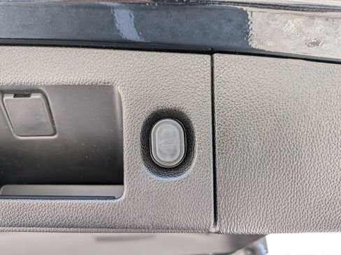 Used 2016 GMC Yukon SLE w/ Convenience Package image 24