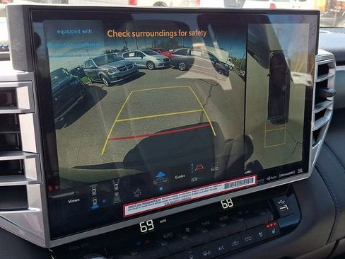 Used 2024 Toyota Tundra Platinum image 16