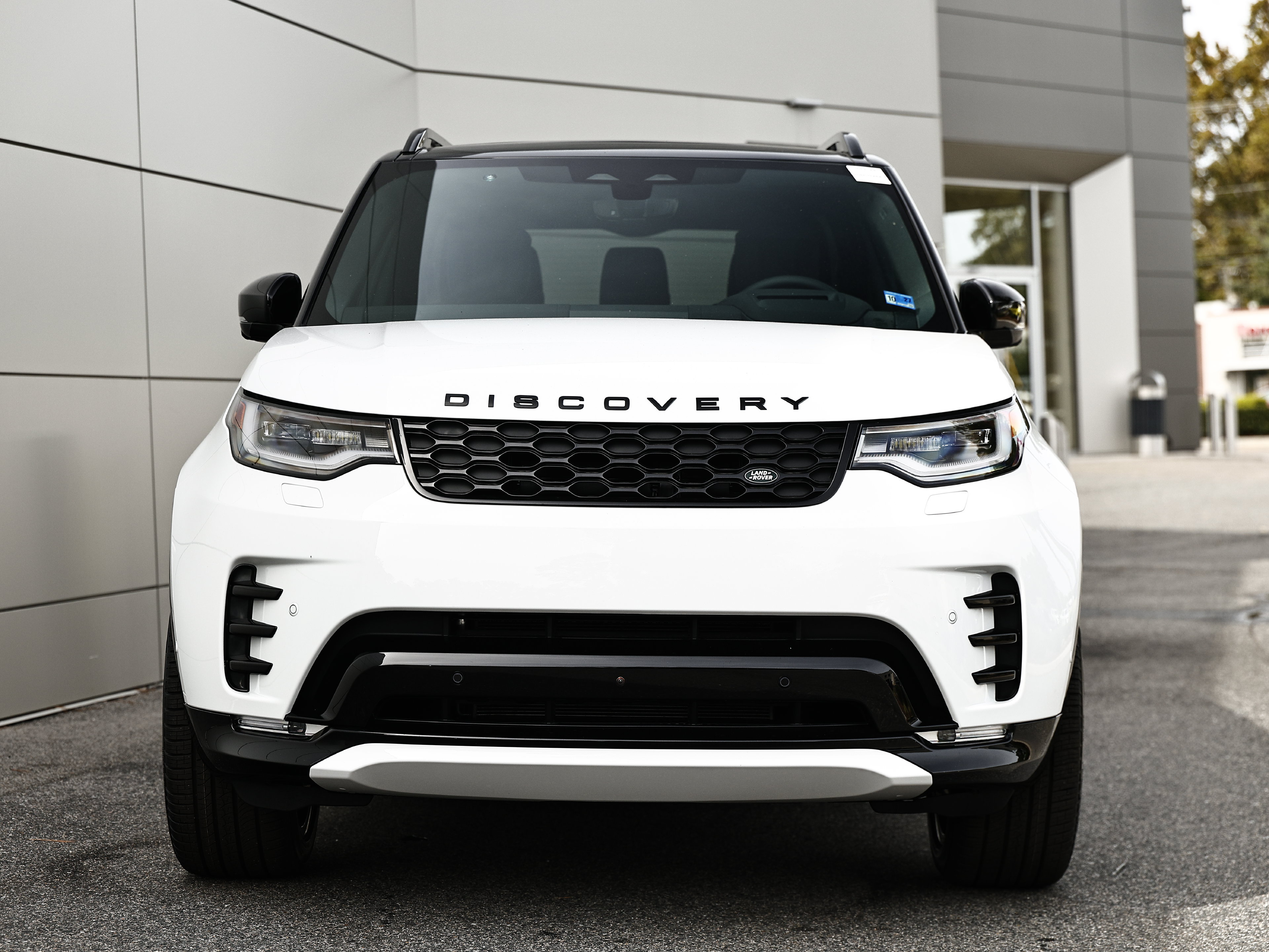 New 2026 Land Rover Discovery Dynamic SE AWD/4WD image 14