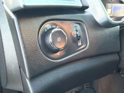 Used 2015 Cadillac SRX Premium image 17