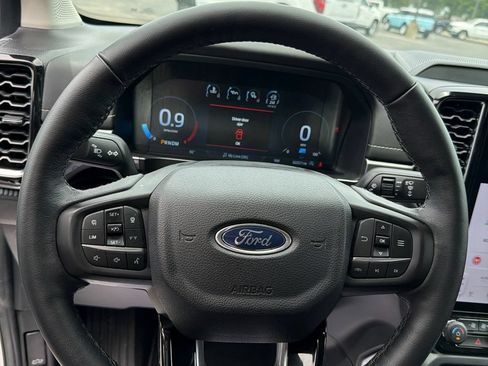 Used 2024 Ford Ranger Lariat RWD image 19