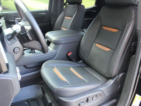Used 2024 GMC Sierra 1500 AT4 w/ Technology Package AWD/4WD image 21