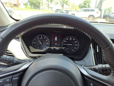 Used 2025 Subaru Outback Premium AWD/4WD image 15