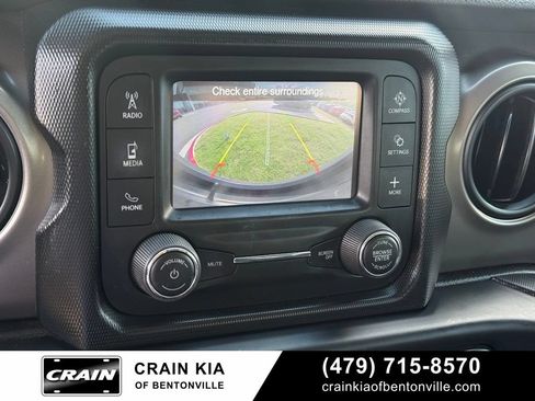 Used 2018 Jeep Wrangler Unlimited Sport AWD/4WD image 16