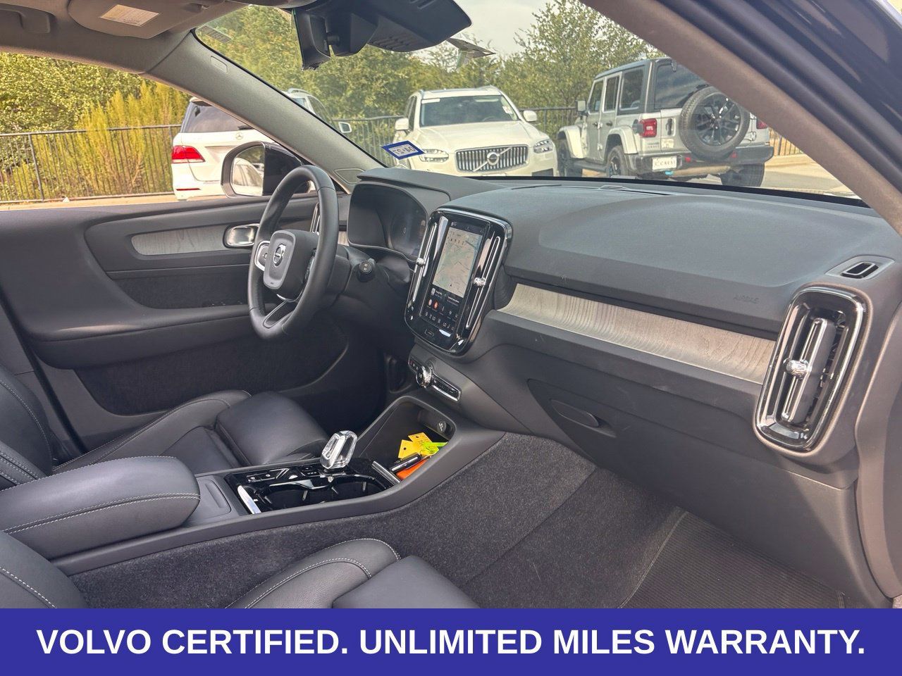 Used 2024 Volvo XC40 B5 Plus w/ Climate Package AWD/4WD image 16