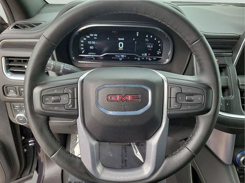 Used 2024 GMC Yukon XL SLT w/ SLT Luxury Package AWD/4WD image 16