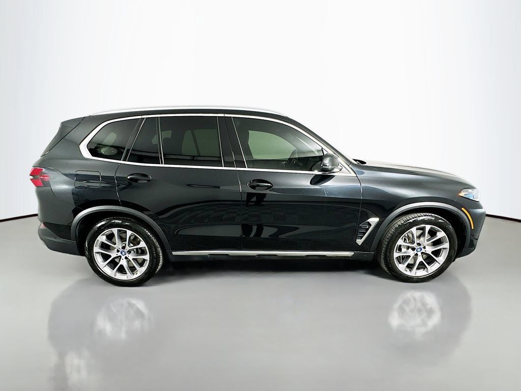 Certified 2024 BMW X5 xDrive50e w/ Premium Package AWD/4WD image 4
