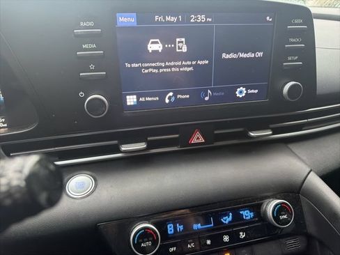 Used 2022 Hyundai Elantra SEL FWD image 19