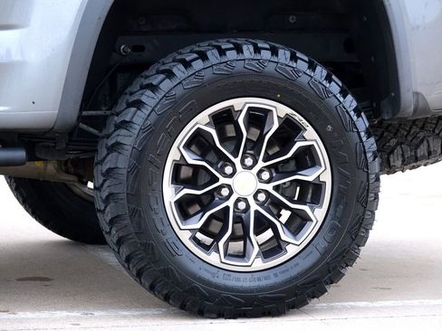 Used 2018 Chevrolet Colorado ZR2 image 26