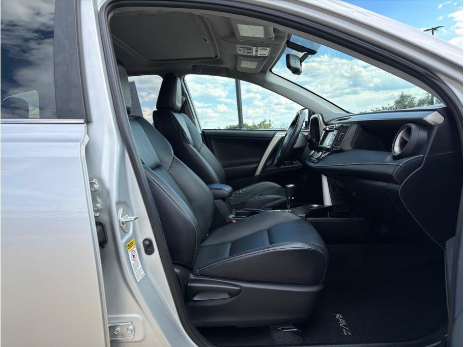 Used 2015 Toyota RAV4 Limited AWD/4WD image 14