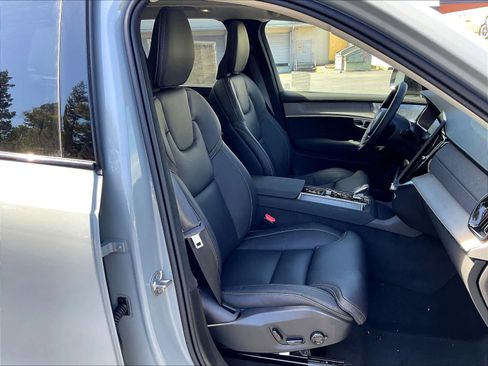 New 2026 Volvo XC90 T8 Ultra w/ Lounge Package image 32