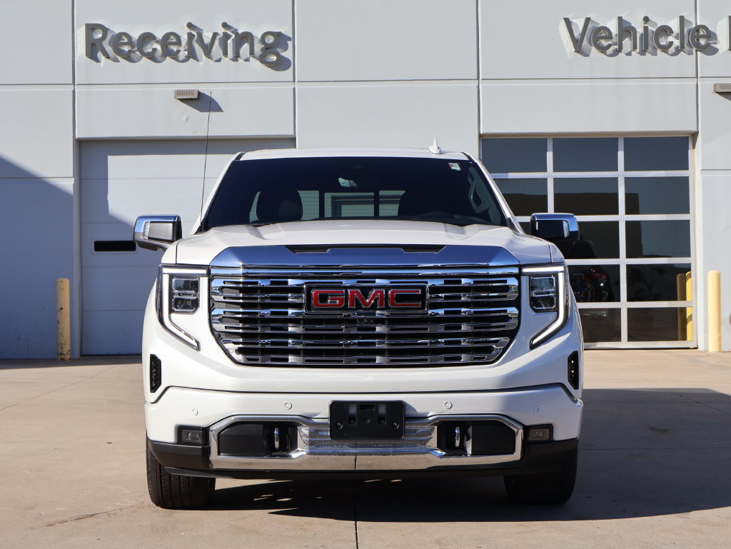 Used 2024 GMC Sierra 1500 Denali AWD/4WD image 2