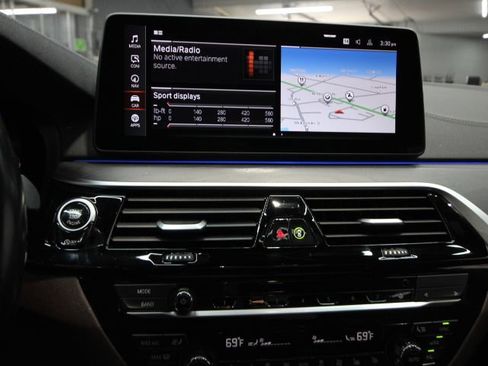 Used 2023 BMW M550i xDrive w/ Executive Package image 32
