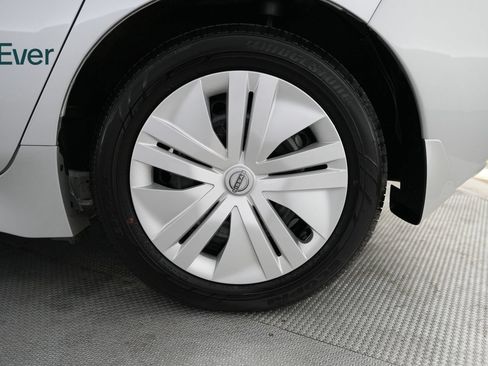 Used 2025 Nissan Leaf S FWD image 9