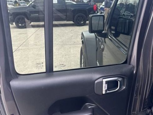 Used 2019 Jeep Wrangler Unlimited Sport S image 19