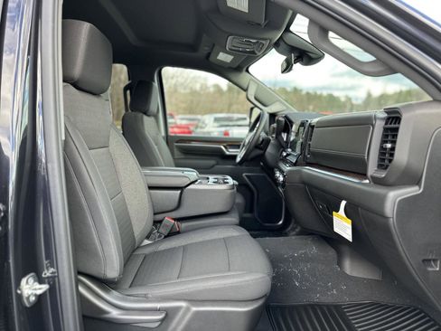 New 2026 GMC Sierra 2500 SLE w/ SLE Value Package; image 18