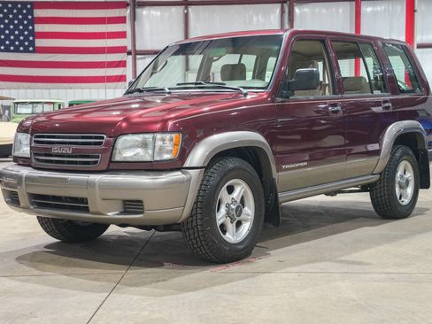 Used 2001 Isuzu Trooper 4WD 4-Door image 1