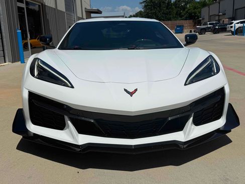 Used 2024 Chevrolet Corvette Z06 w/ Z07 Performance Package w/ Z07 Performance Package RWD image 6
