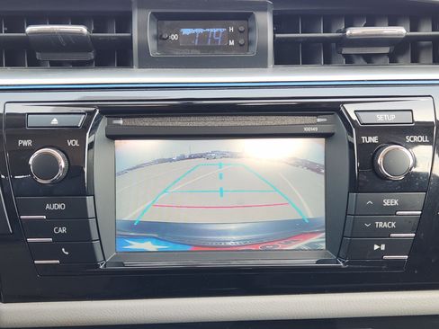 Used 2015 Toyota Corolla LE image 18