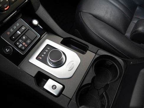 Used 2016 Land Rover LR4 HSE Silver Edition AWD/4WD image 24