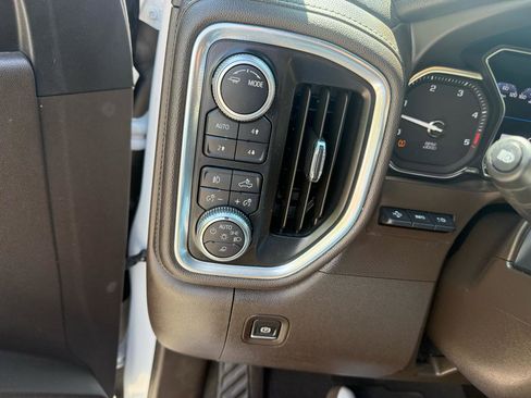 Used 2020 GMC Sierra 2500 Denali w/ Denali Ultimate Package AWD/4WD image 16