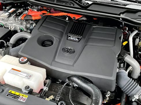 Certified 2024 Toyota Sequoia Platinum image 27