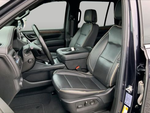 Used 2024 Chevrolet Tahoe Premier RWD image 8