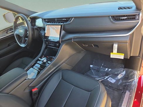 New 2025 Jeep Grand Cherokee L Overland w/ Trailer Tow Package AWD/4WD image 31