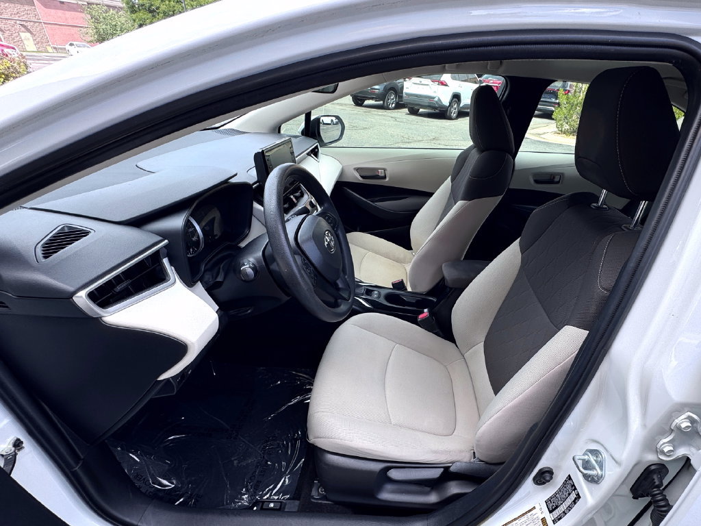 Used 2022 Toyota Corolla LE FWD image 17