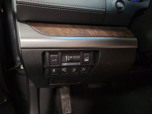 Used 2018 Subaru Outback 3.6R Limited AWD/4WD image 23