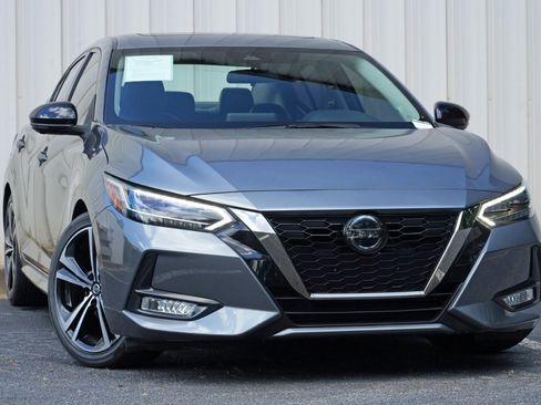 Used 2023 Nissan Sentra SR w/ SR Premium Package FWD image 2