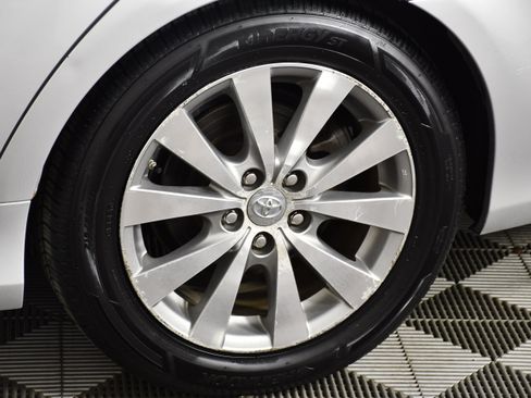 Used 2012 Toyota Avalon Limited FWD image 51