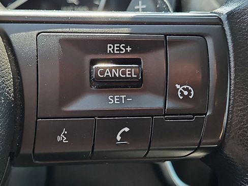 Used 2024 Nissan Rogue S FWD image 23