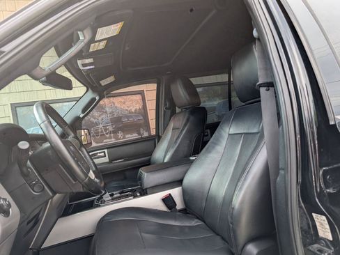 Used 2017 Ford Expedition EL Limited RWD image 16