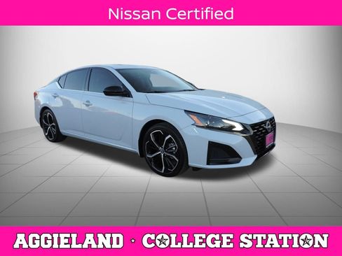 Certified 2024 Nissan Altima 2.5 SR w/ SR Premium Package image 1