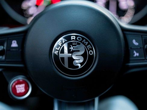 Used 2017 Alfa Romeo Giulia Quadrifoglio image 76