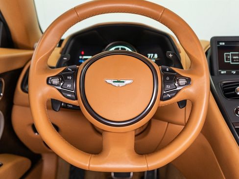 Used 2017 Aston Martin DB11 V12 RWD image 97