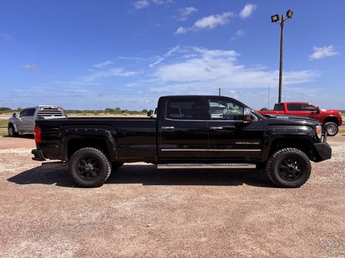 Used 2018 GMC Sierra 3500 Denali w/ Duramax Plus Package AWD/4WD image 6
