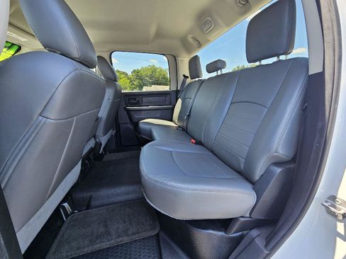 Used 2015 RAM 2500 Tradesman w/ Chrome Appearance Group AWD/4WD image 17