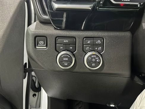 Used 2026 GMC Sierra 1500 SLT AWD/4WD image 26
