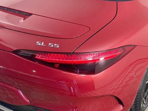 Used 2022 Mercedes-Benz SL 55 AMG AMG SL 55 image 32