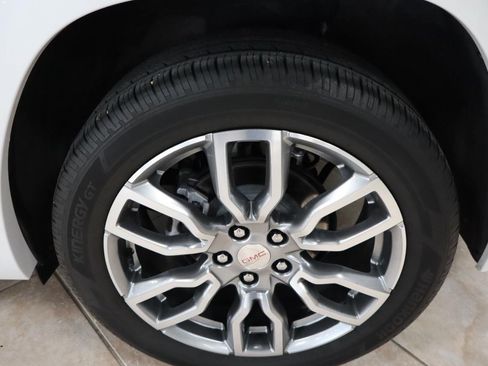 Used 2024 GMC Terrain Denali w/ Denali Premium Package AWD/4WD image 39