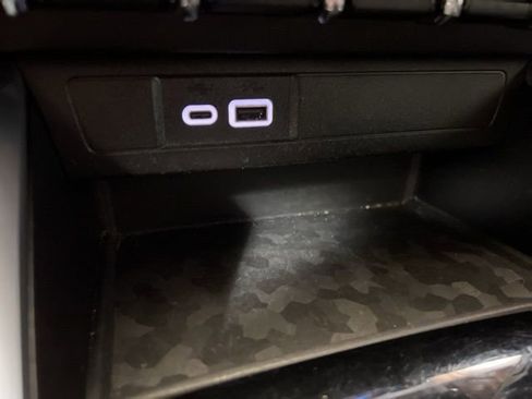 Used 2024 Chevrolet Colorado ZR2 w/ Technology Package image 34