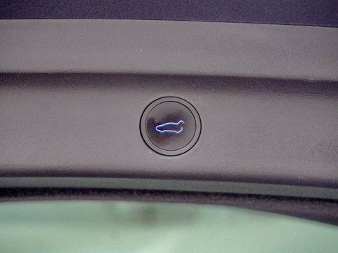 Used 2023 Tesla Model Y Long Range image 10