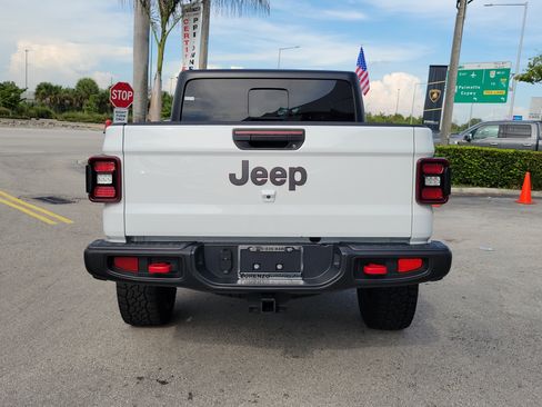 Used 2025 Jeep Gladiator Rubicon AWD/4WD image 6
